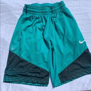 Teal Nike Elite gym shorts with pockets
